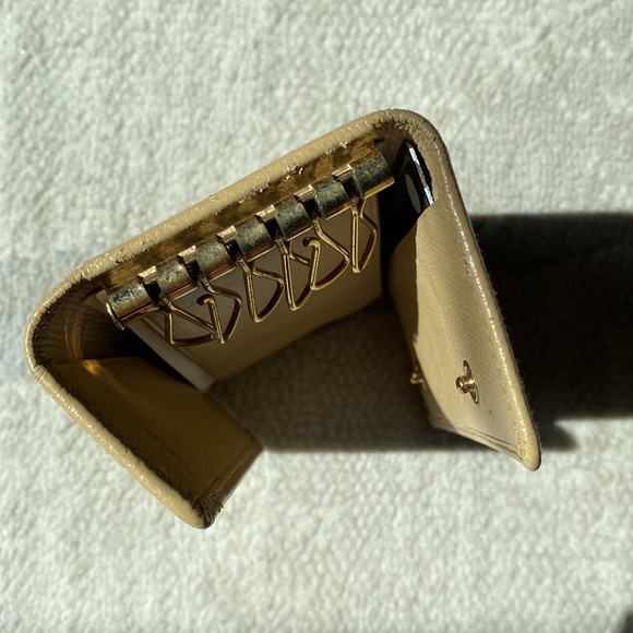 CHANEL 6 Key Card Holder Wallet Beige Leather - Picture 3 of 13
